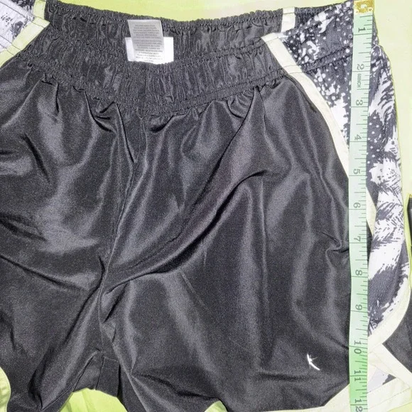 Danskin Now Running Shorts Women's Size S (4-6) Black Marble with Green Trim - Picture 6 of 6